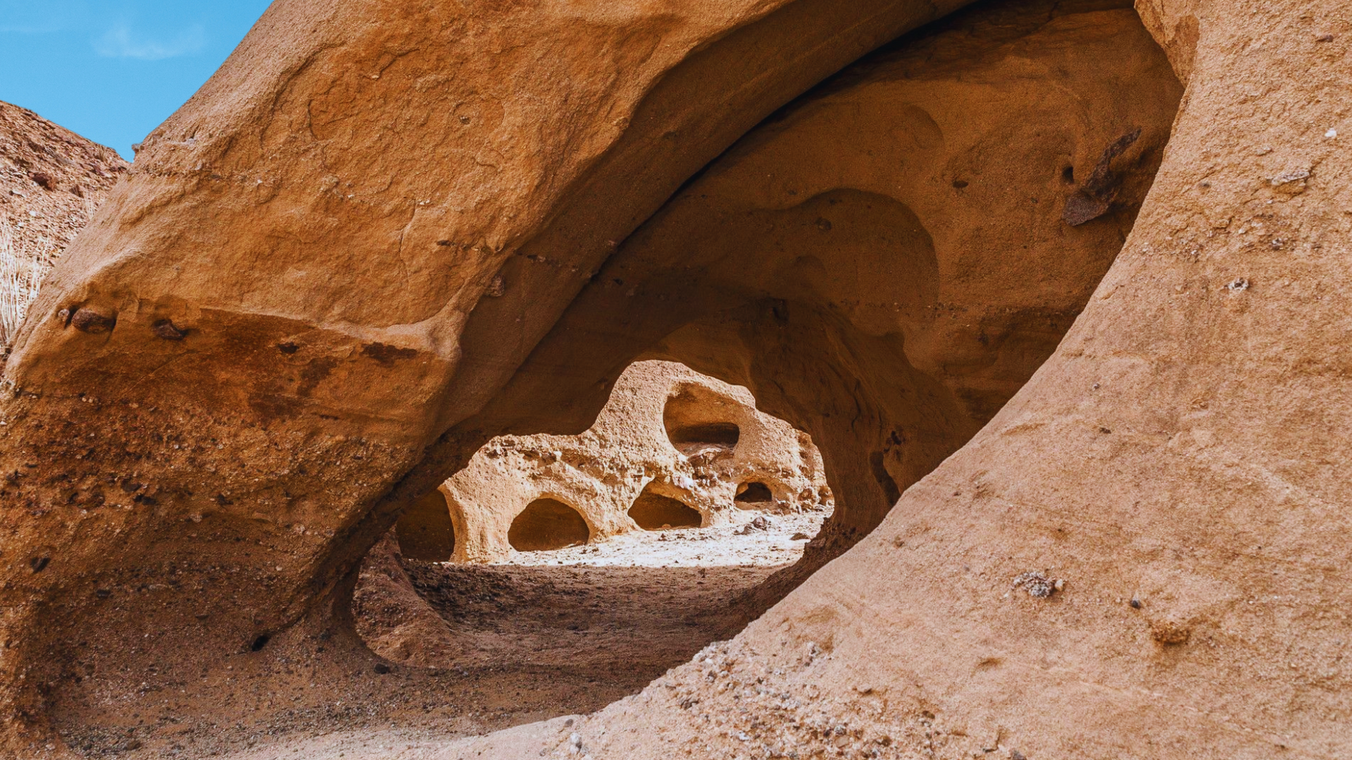 Hike Wind Caves in Anza-Borrego State Park